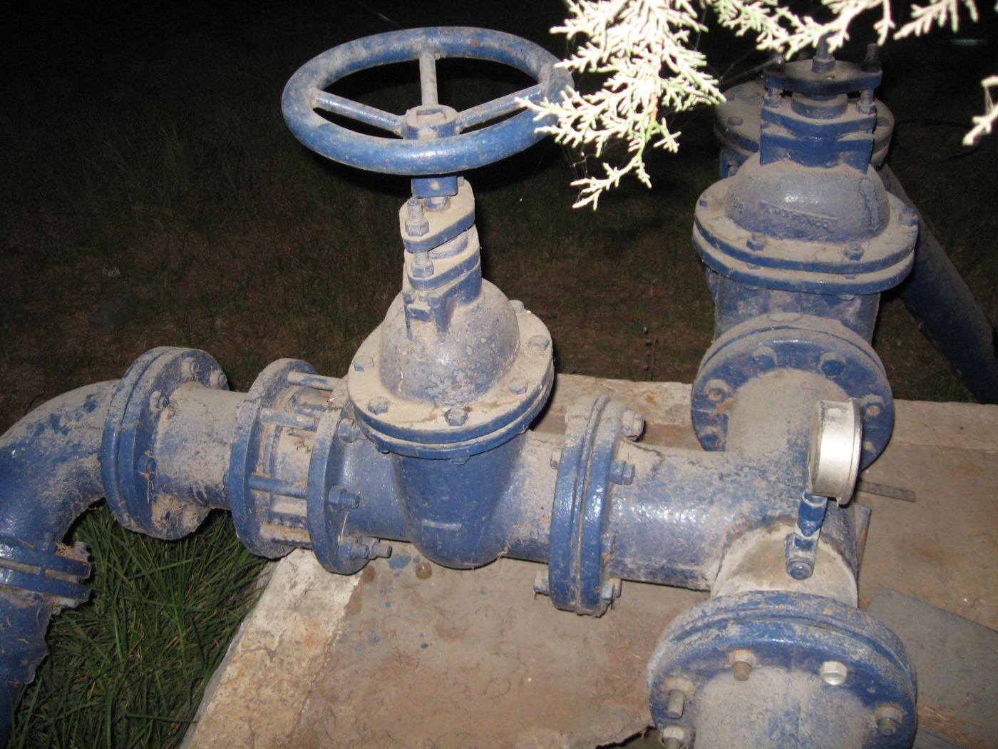 Fabricación e instalación de manifold y válvulas de pozo